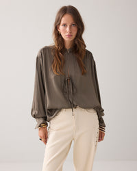 Shiny Top with Bow Fastening