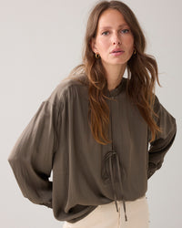 Shiny Top with Bow Fastening