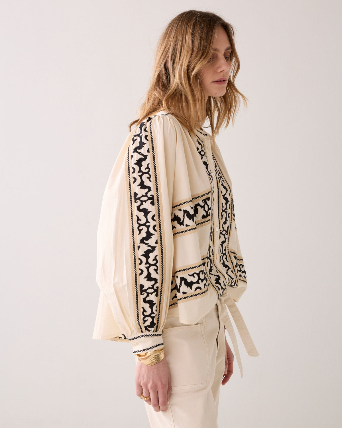 Embroidered Blouse in Crispy Cotton