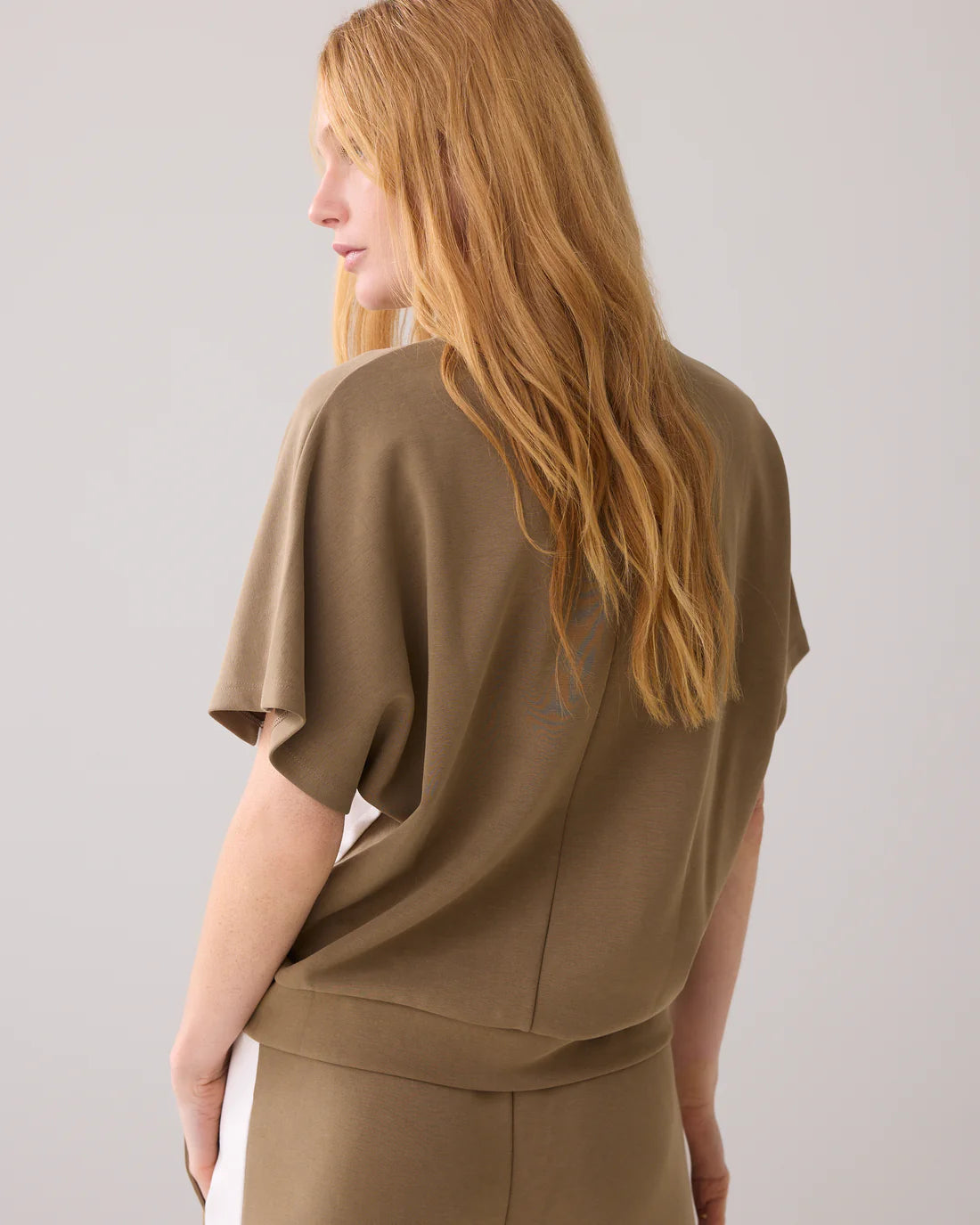 Scuba top with V-neck