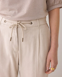 Trousers in Linen-Blend with Turn-ups