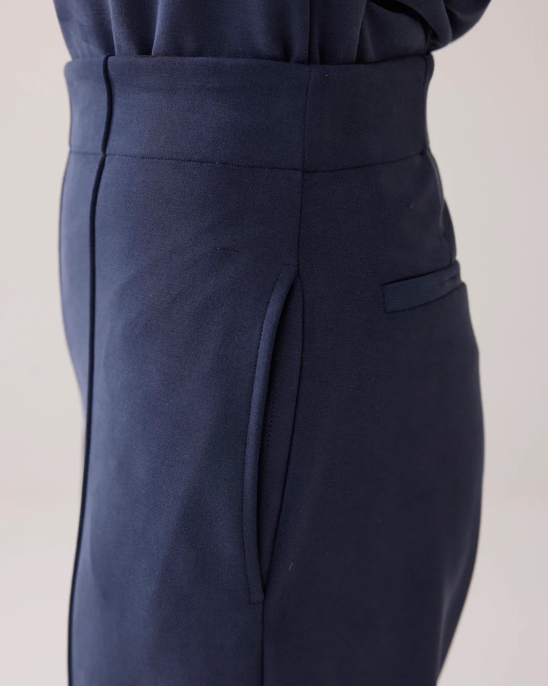 Scuba Trousers with Pintuck