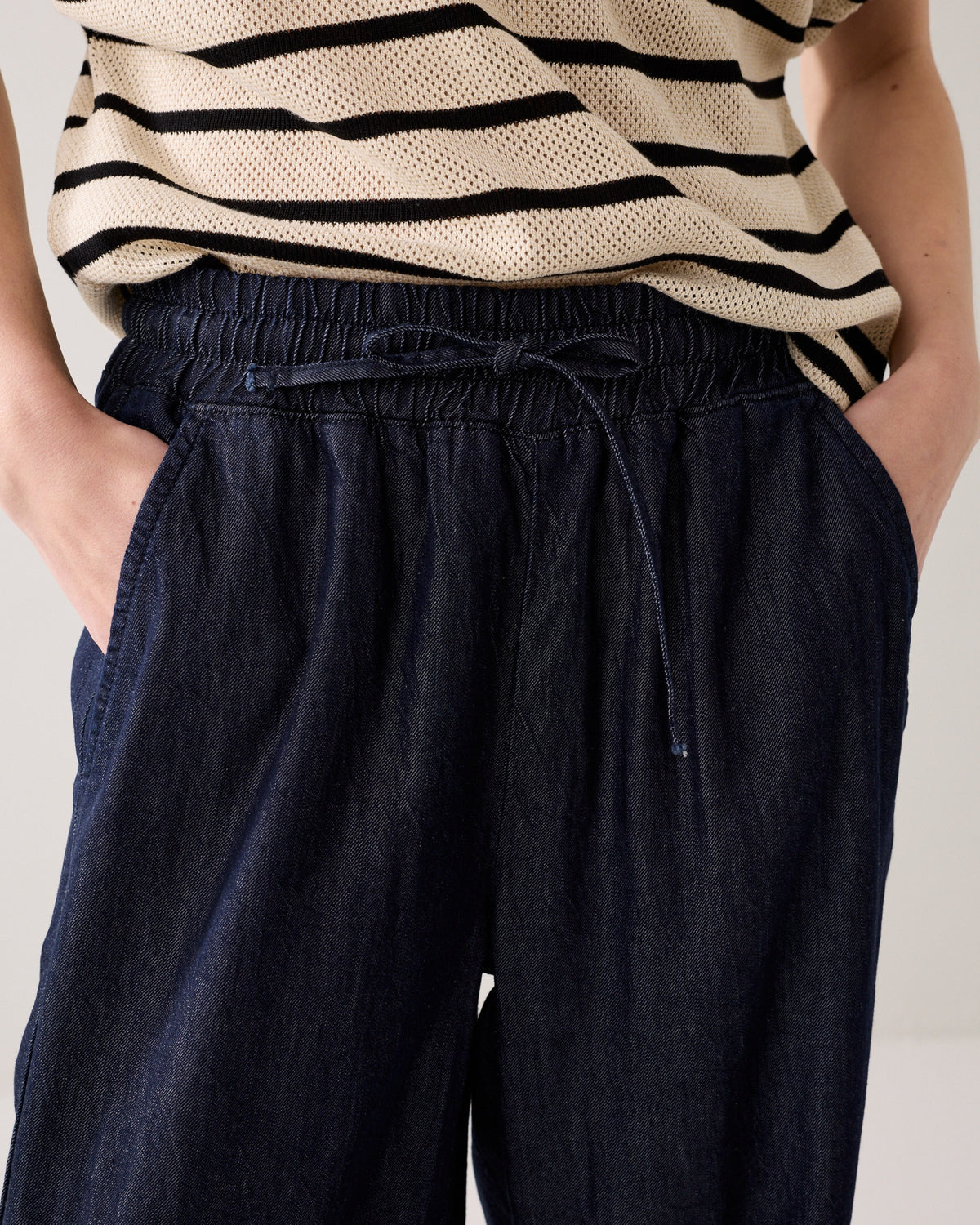 Trousers in Rinse Wash
