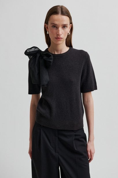 Leara Knit O-Neck