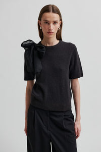 Leara Knit O-Neck