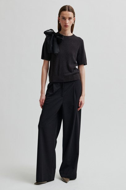 Leara Knit O-Neck