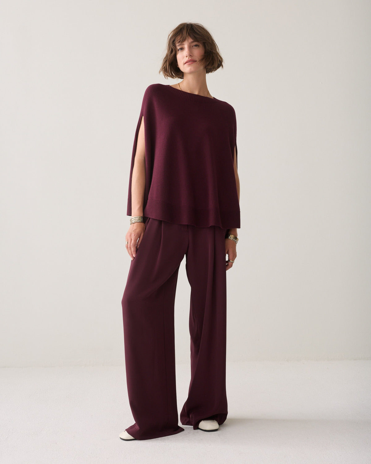 Summum Sleeveless Cape
