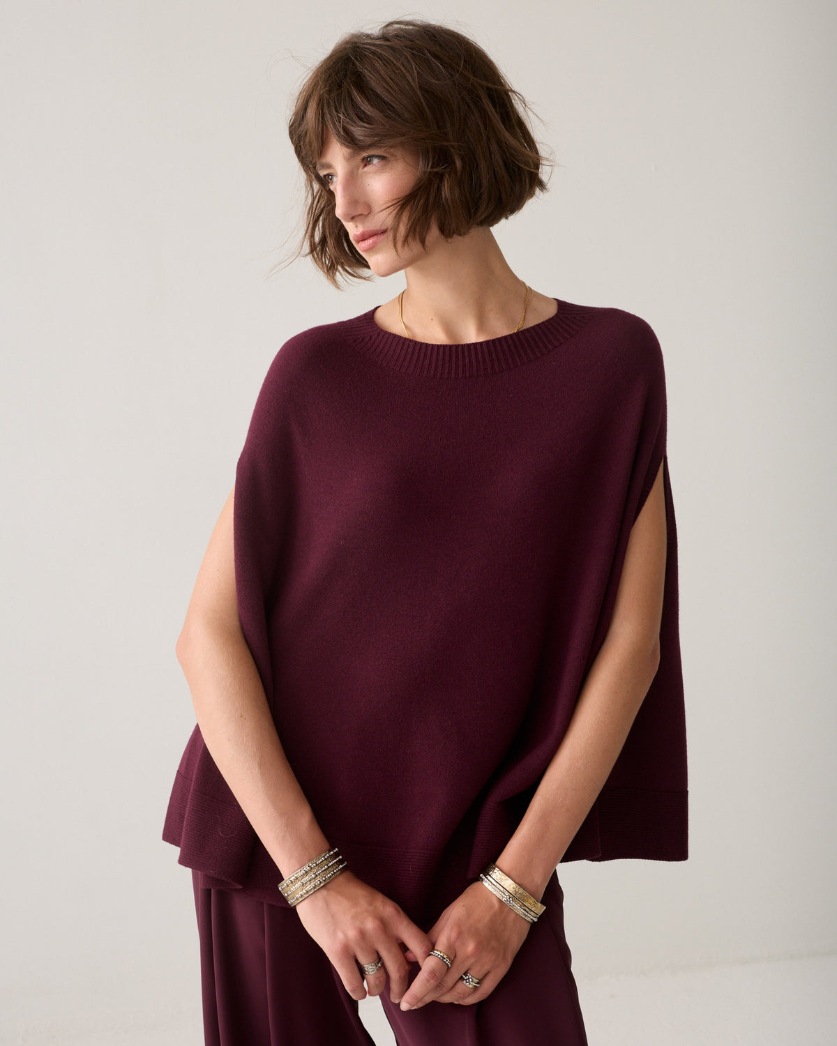 Summum Sleeveless Cape