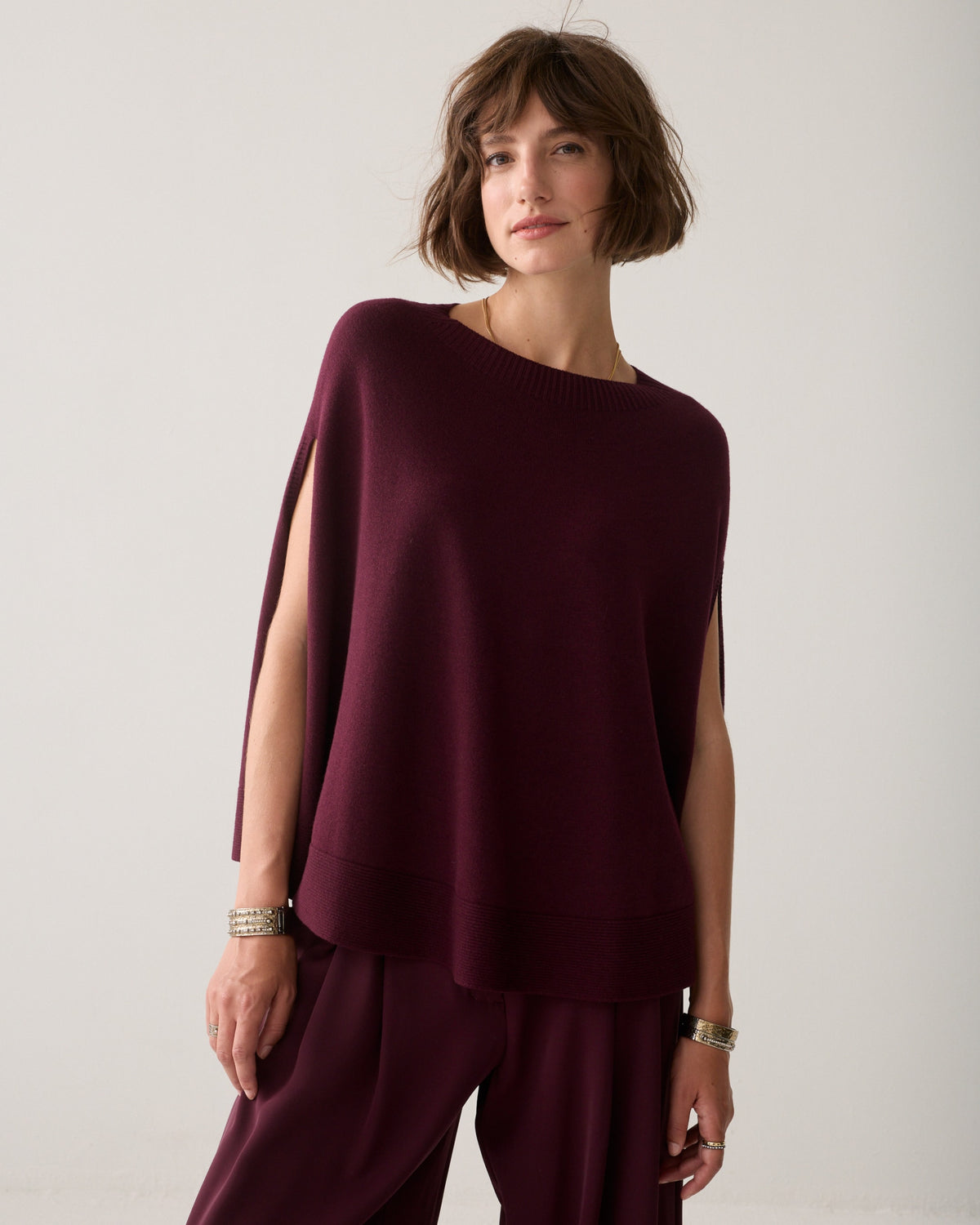 Summum Sleeveless Cape