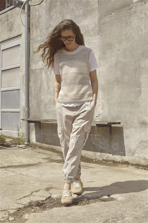 Textured Knit Sleeveless Jumper