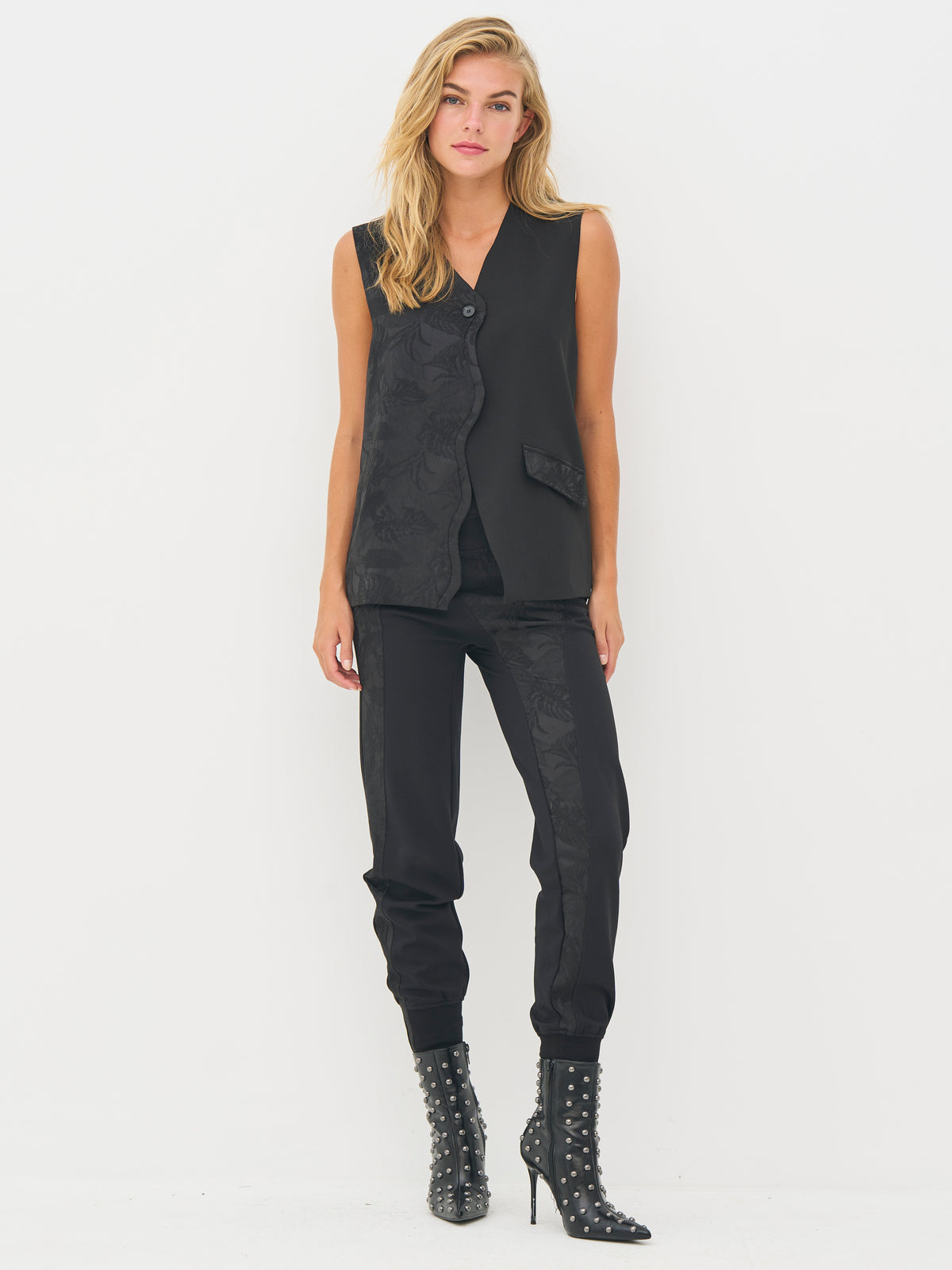 Beca Vest