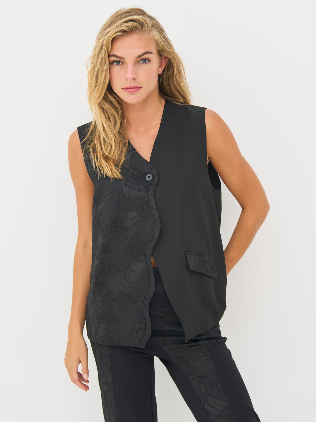 Beca Vest