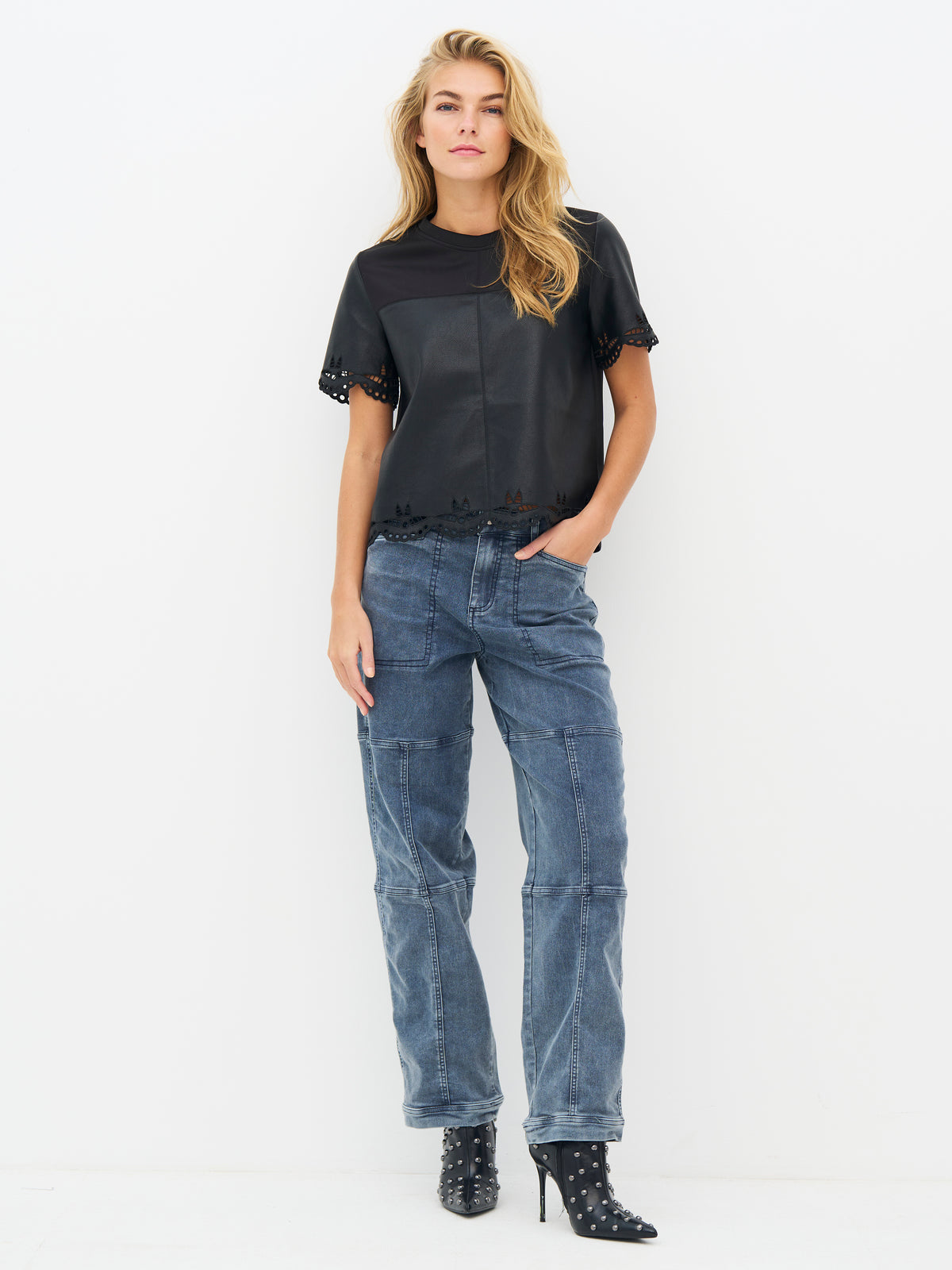 NÜ Emberly Tee