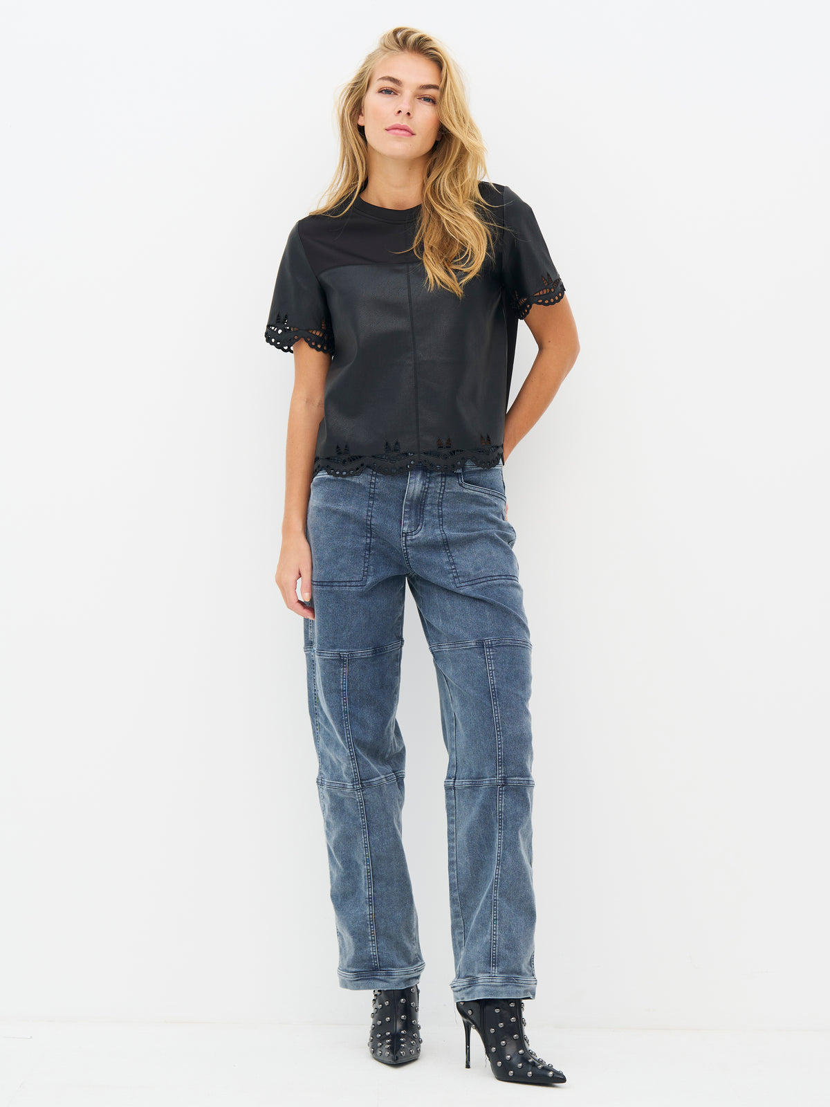 NÜ Emberly Tee