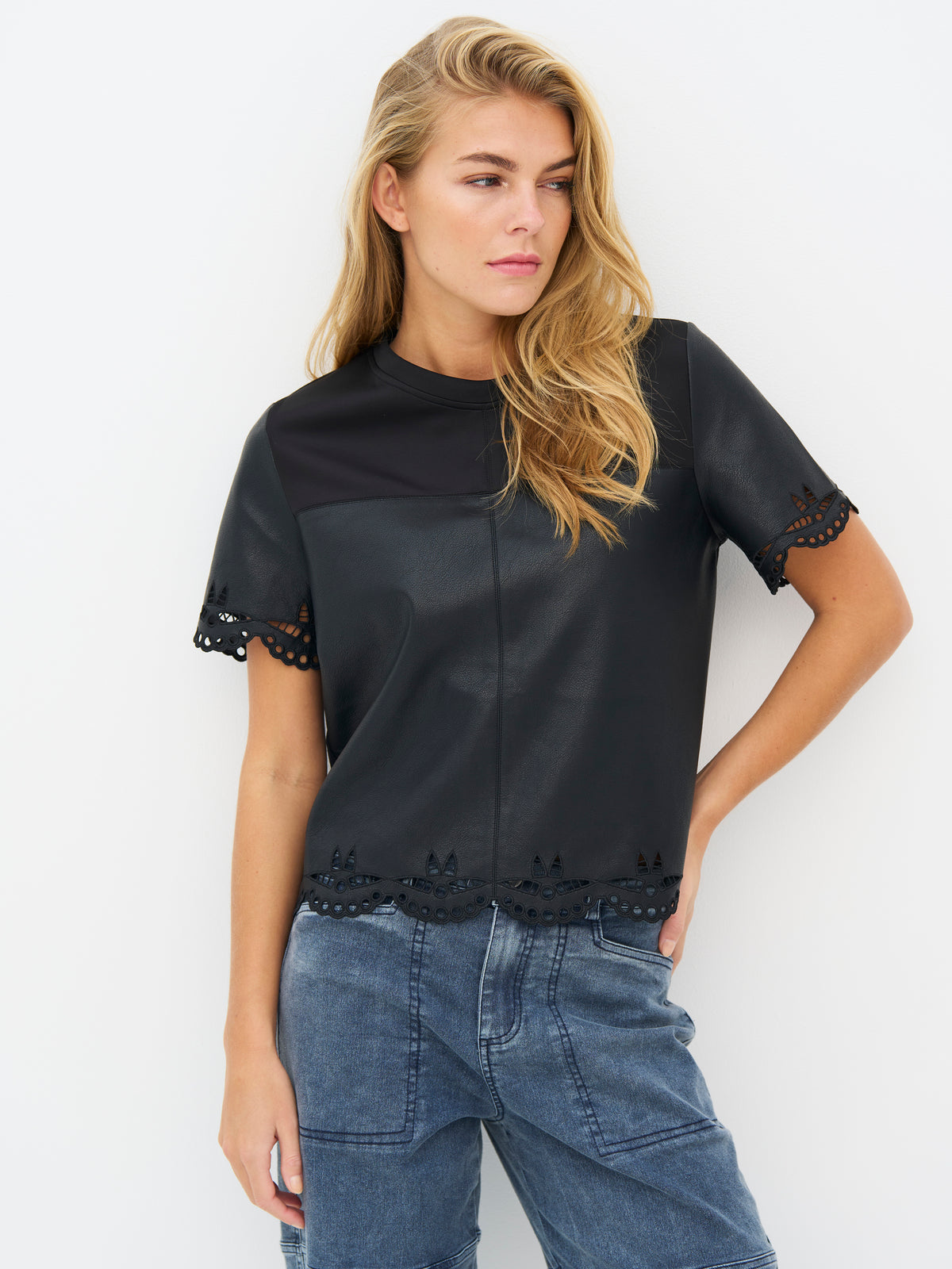 NÜ Emberly Tee
