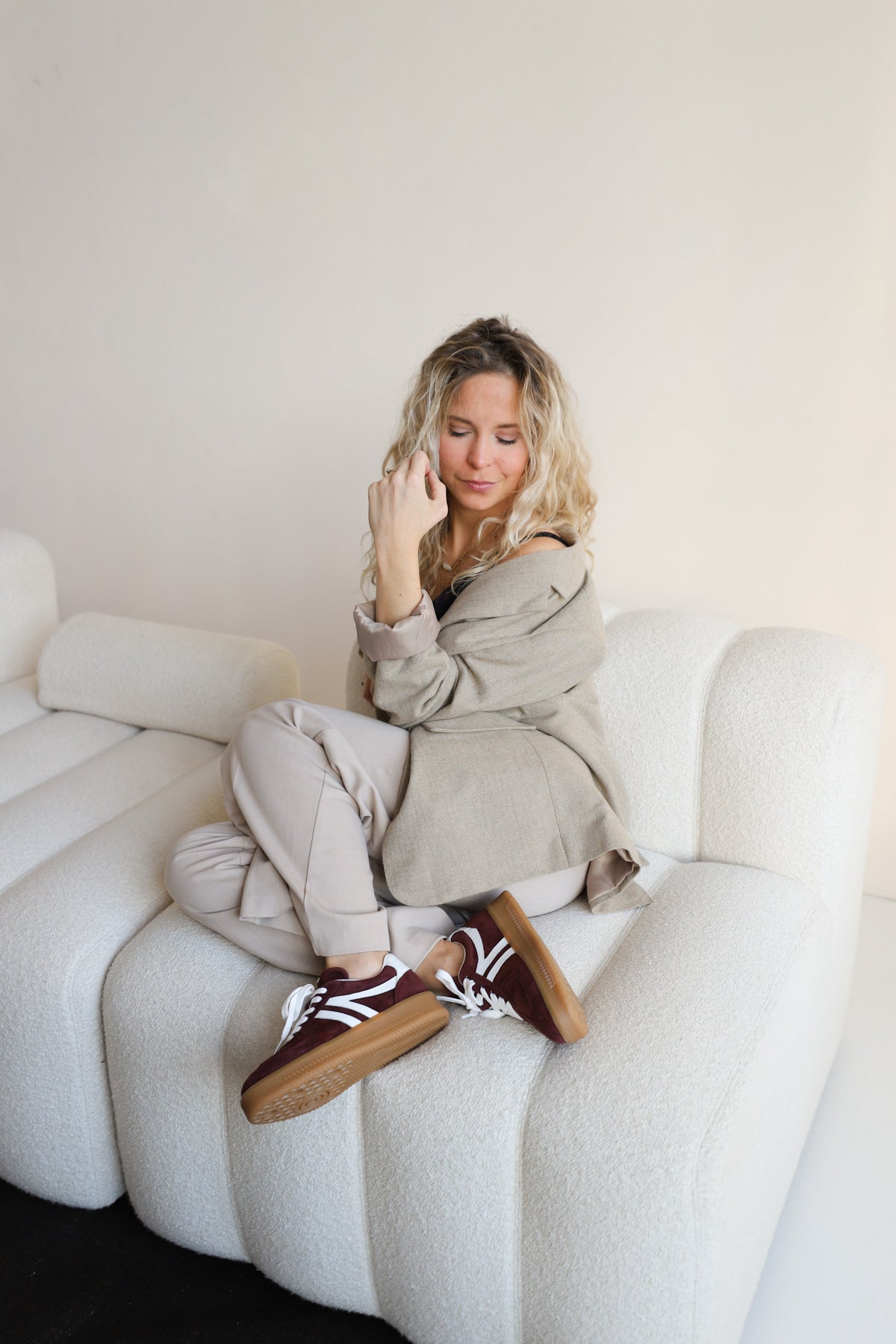Liva Bordeaux & White Retro Sneakers