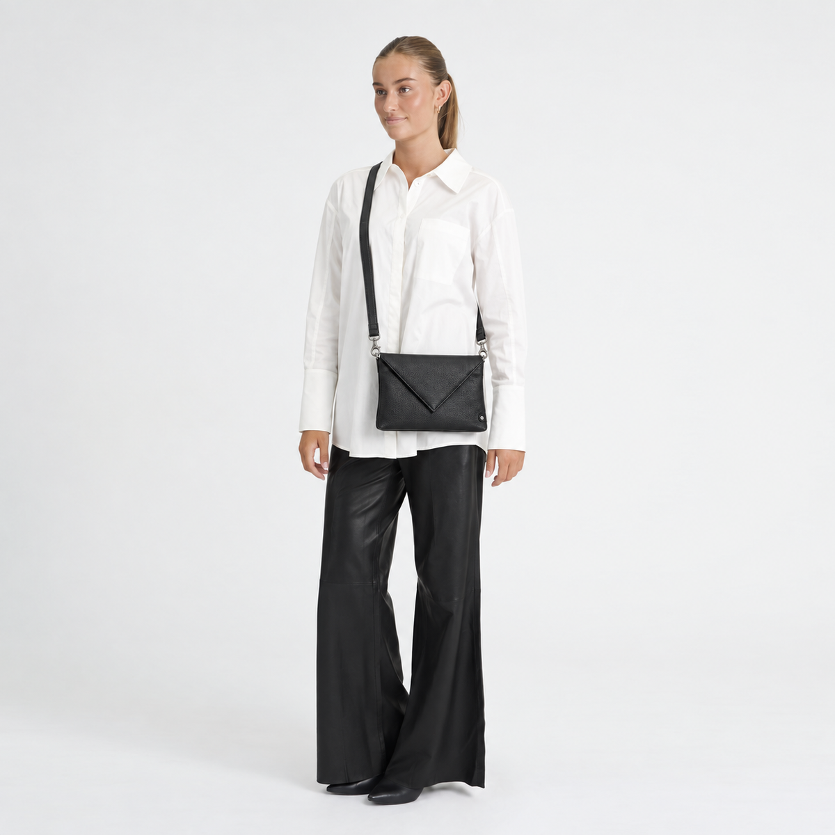Black  Envelope-flap Shoulder Bag