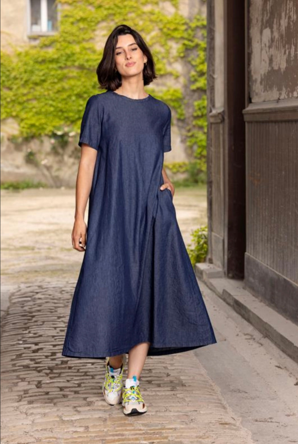 Flowy Denim Maxi Dress with Short Sleeves