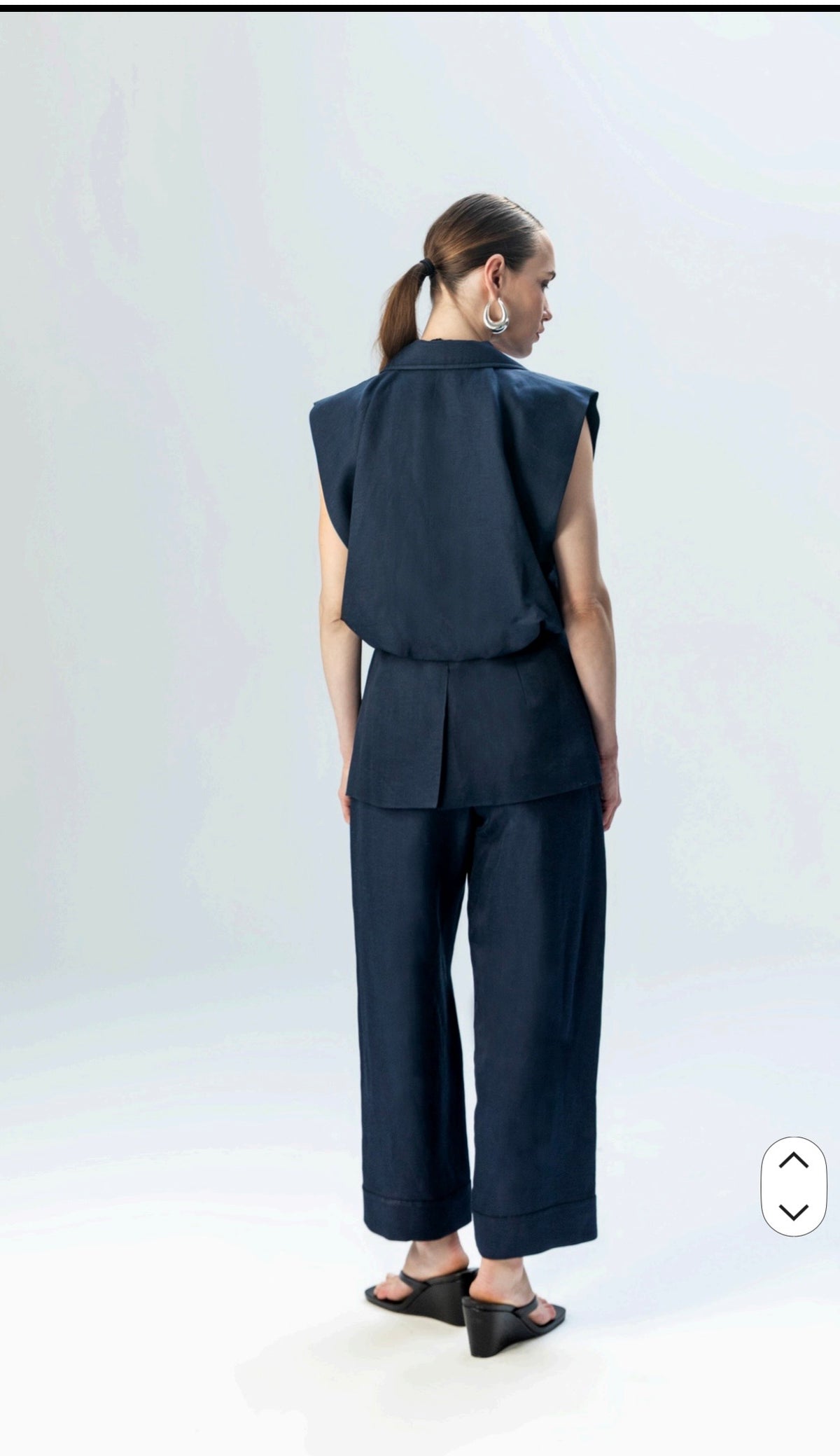 Tailored Wide-Leg Cropped Trousers