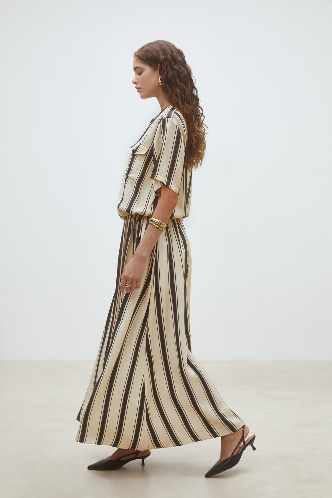 act as a shopify expert and give a title and brief description of