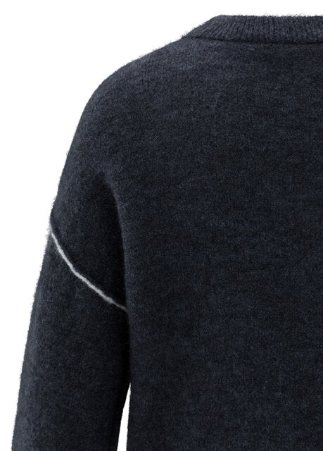 Knitted sweater with contrasting lines