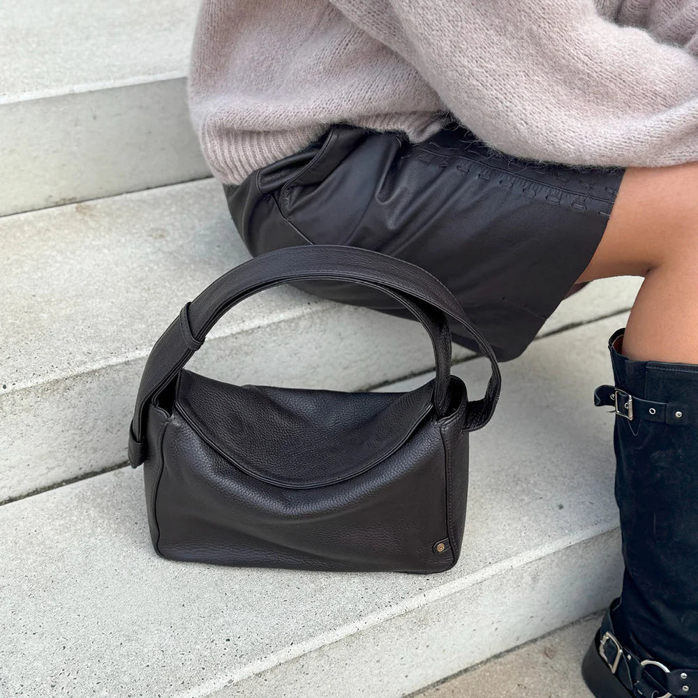 Shoulderbag with Leopard Lining