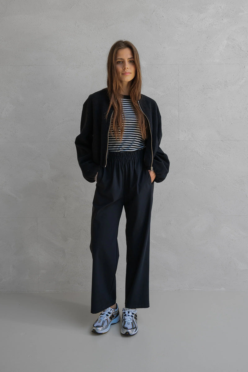 Elastic Waist Straight Leg Trousers in Travel Fabric