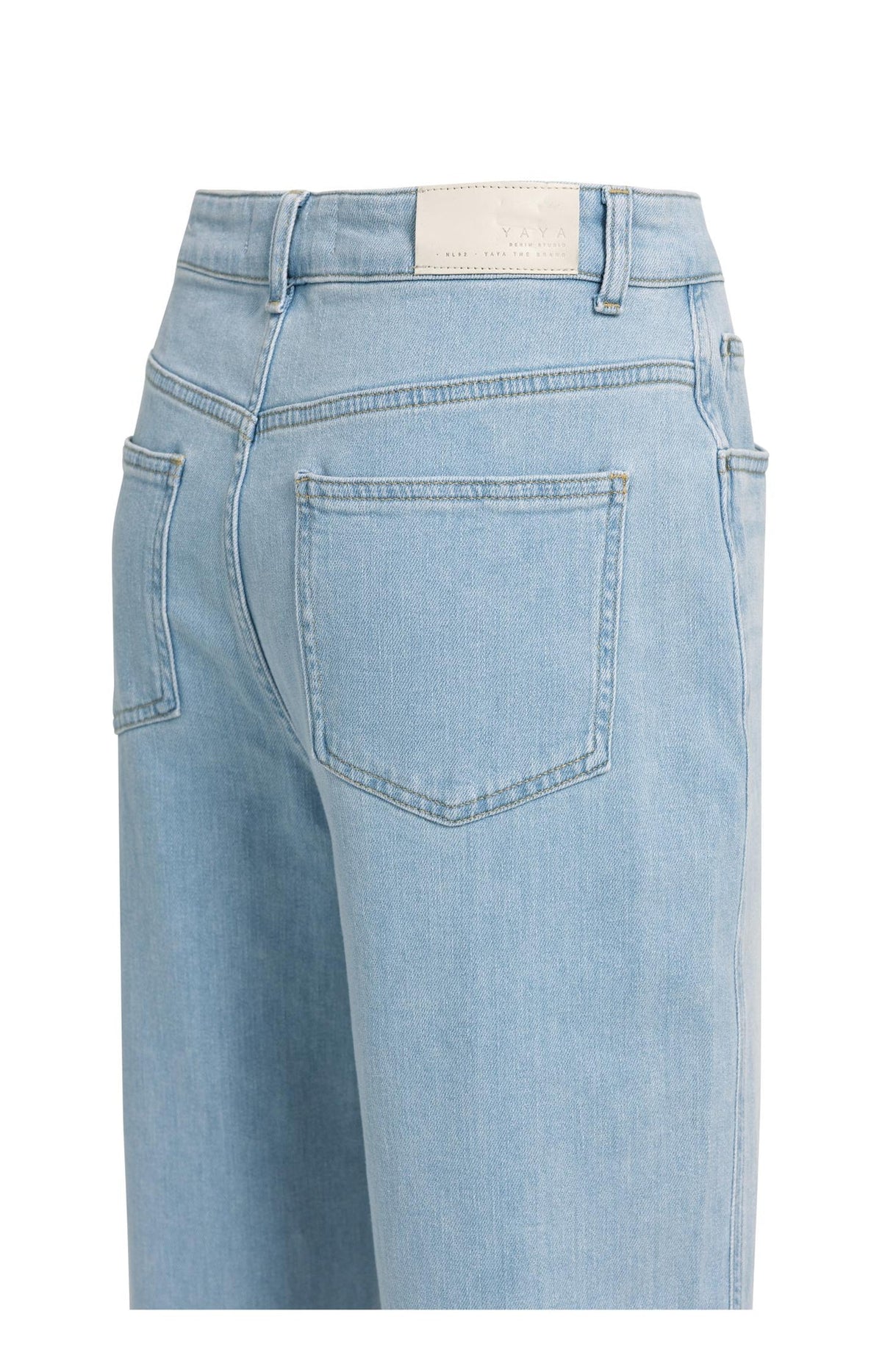 Barrel Jeans in Light Wash