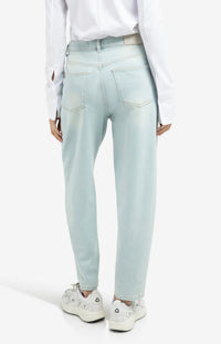 Barrel Jeans in Light Washed Denim