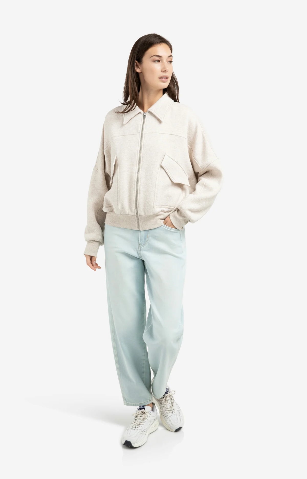 Barrel Jeans in Light Washed Denim