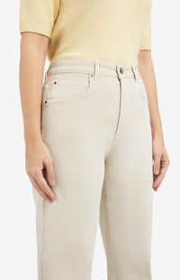 Barrel Jeans with Visible Back Seams