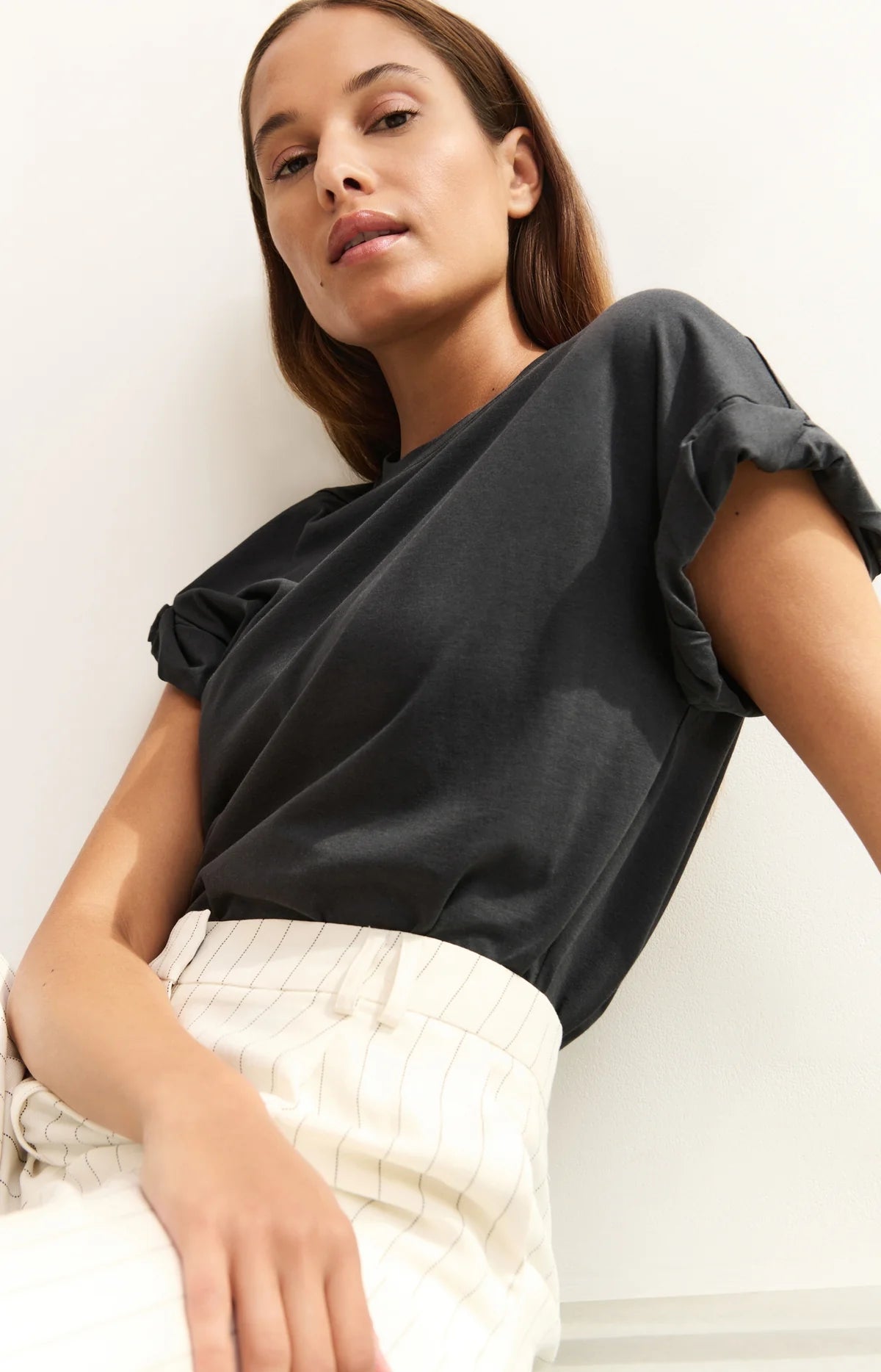 T-shirt with Round Neck and Pleated Sleeves